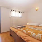 Puntizela 727 * 풀라