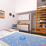 아파트 Puntizela 727 풀라