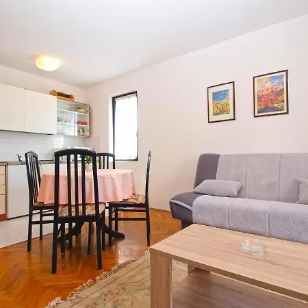 Puntizela 727 Apartmán Pula