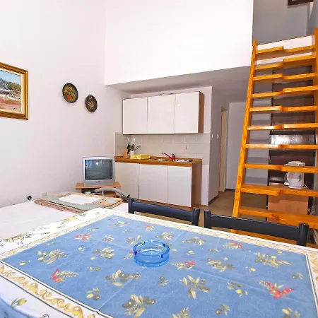 Puntizela 727 * Póla