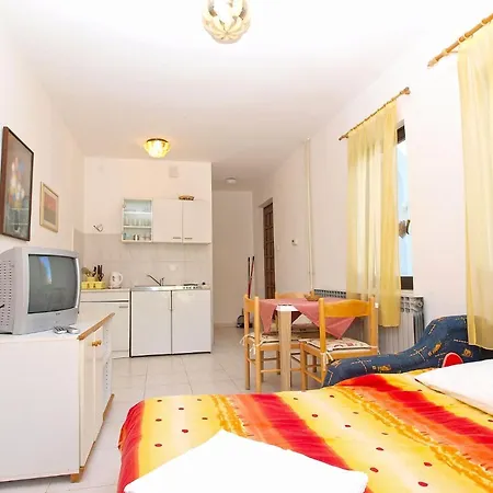 Apartment Puntizela 727 *