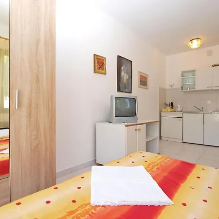 Puntizela 727 * Pula