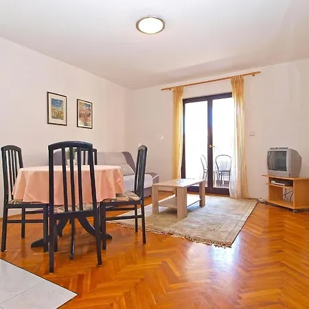 Puntizela 727 Apartman *