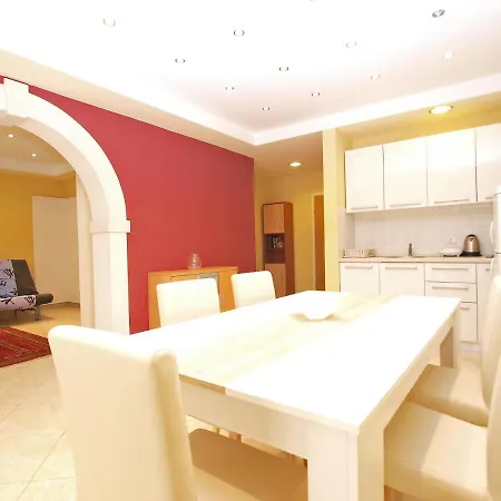 Puntizela 727 * Póla