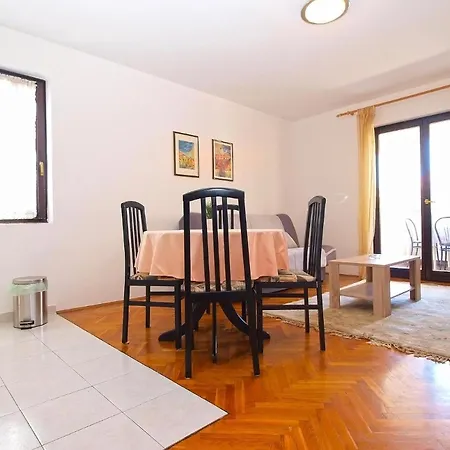 Apartment Puntizela 727 *